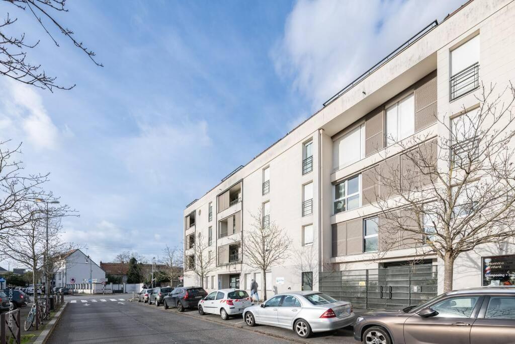Apartamento La Belle Echappee Parisienne - Gare - Hyper Centre Les Mureaux Exterior foto